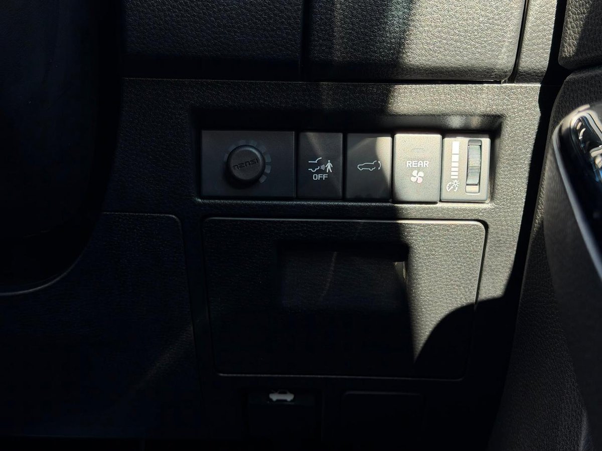 2026 Isuzu MU-X LS-T MY25.5 4X4 Dual Range image 15