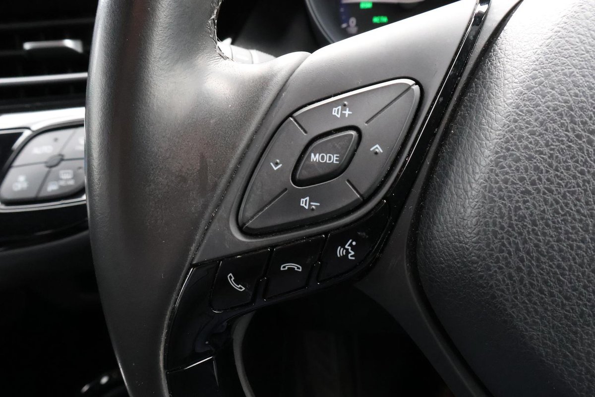 2019 Toyota C-HR image 10