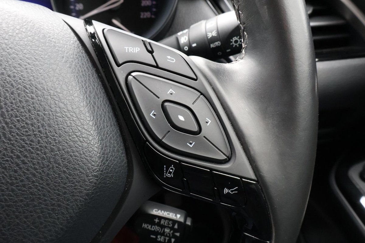 2019 Toyota C-HR image 11