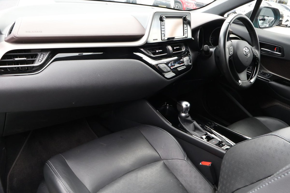 2019 Toyota C-HR image 22