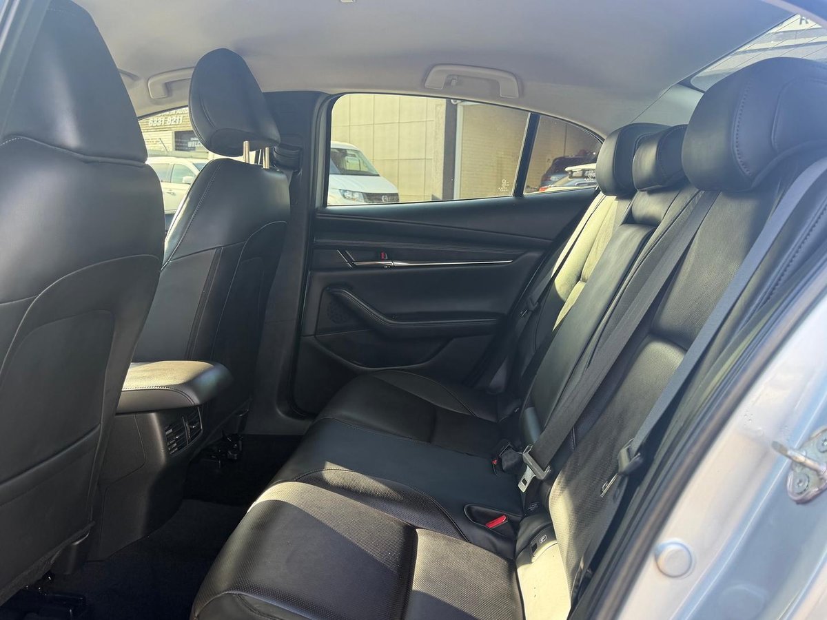 2019 Mazda 3 G20 Touring BP Series image 8