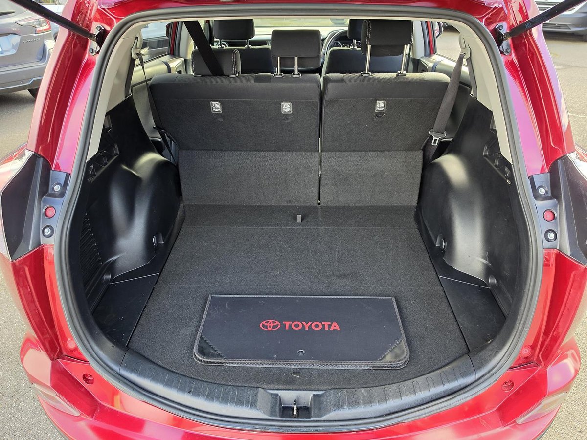 2018 Toyota RAV4 GXL ASA44R AWD image 16