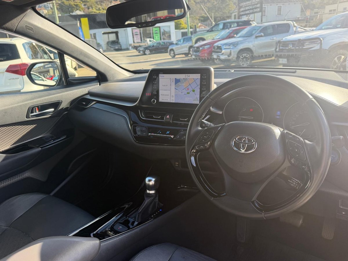 2020 Toyota C-HR Koba ZYX10R image 11