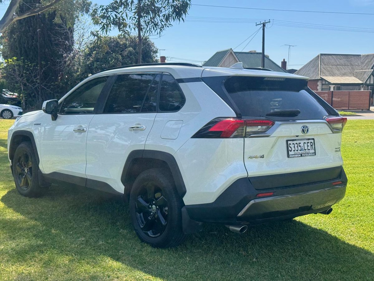 2020 Toyota RAV4 Cruiser AXAH52R image 4