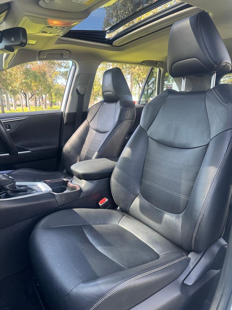 2020 Toyota RAV4 Cruiser AXAH52R image 14