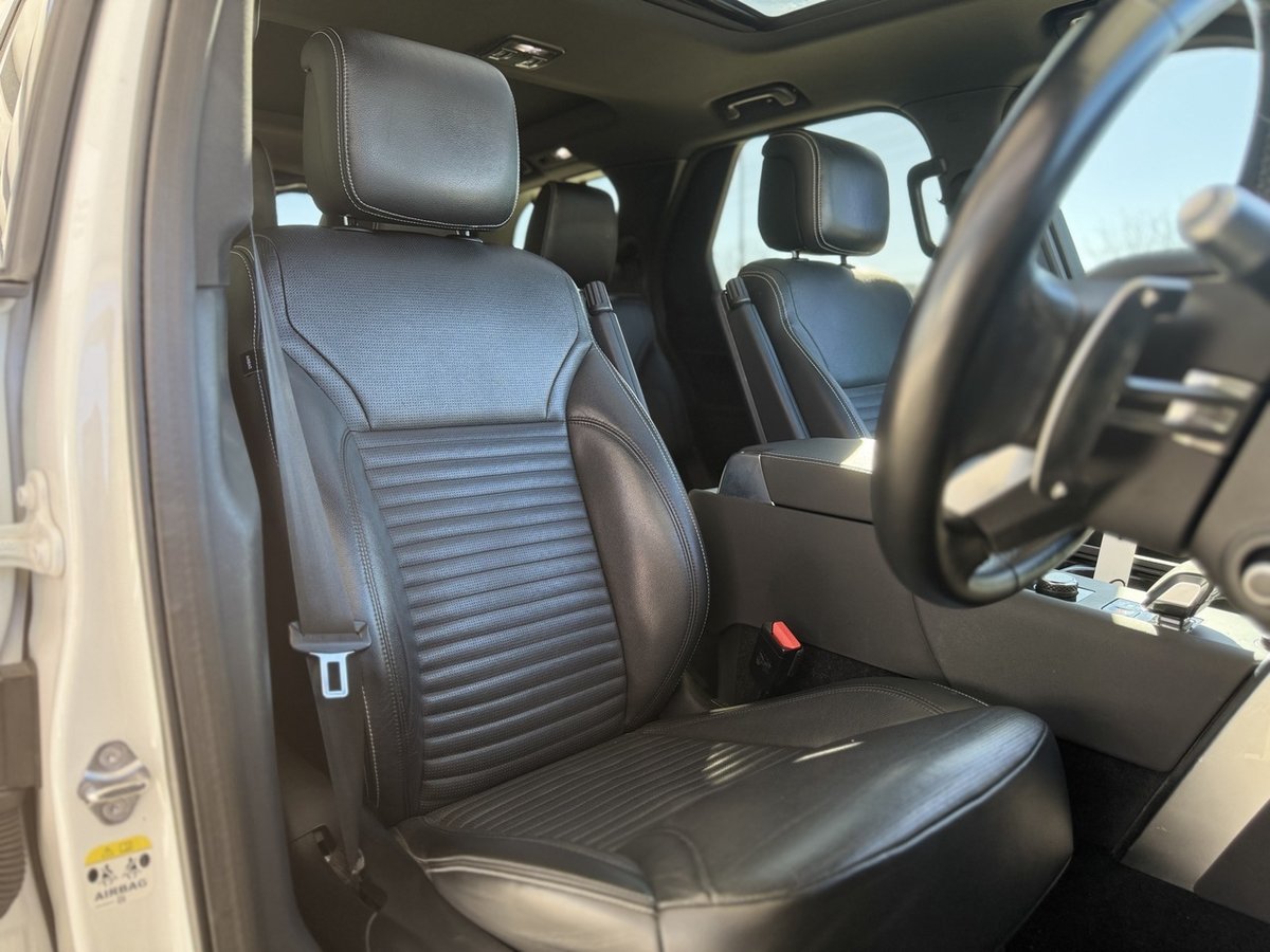 2021 Land Rover Discovery D300 R-Dynamic SE Series 5 MY22 4X4 image 16
