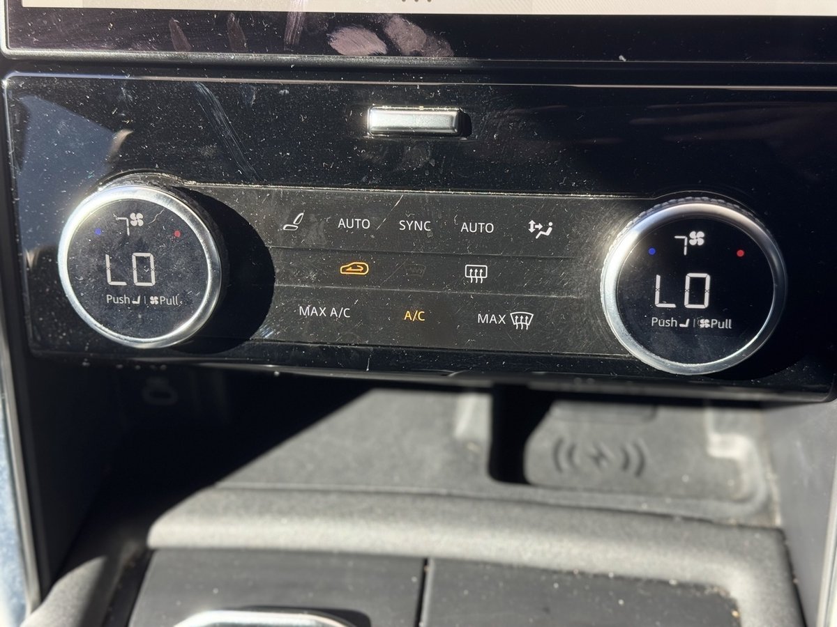 2021 Land Rover Discovery D300 R-Dynamic SE Series 5 MY22 4X4 image 22