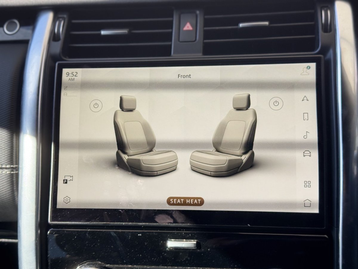 2021 Land Rover Discovery D300 R-Dynamic SE Series 5 MY22 4X4 image 23