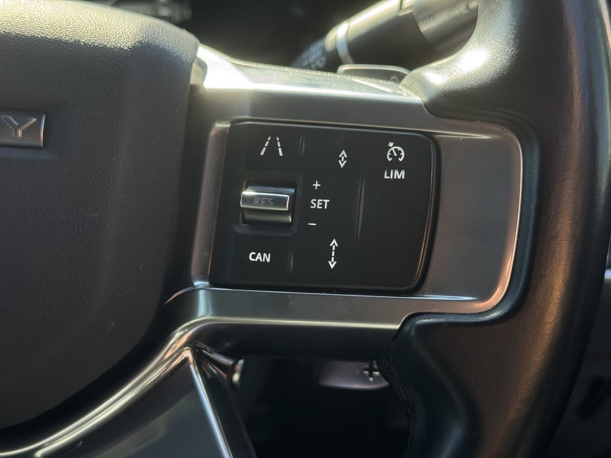 2021 Land Rover Discovery D300 R-Dynamic SE Series 5 MY22 4X4 image 26