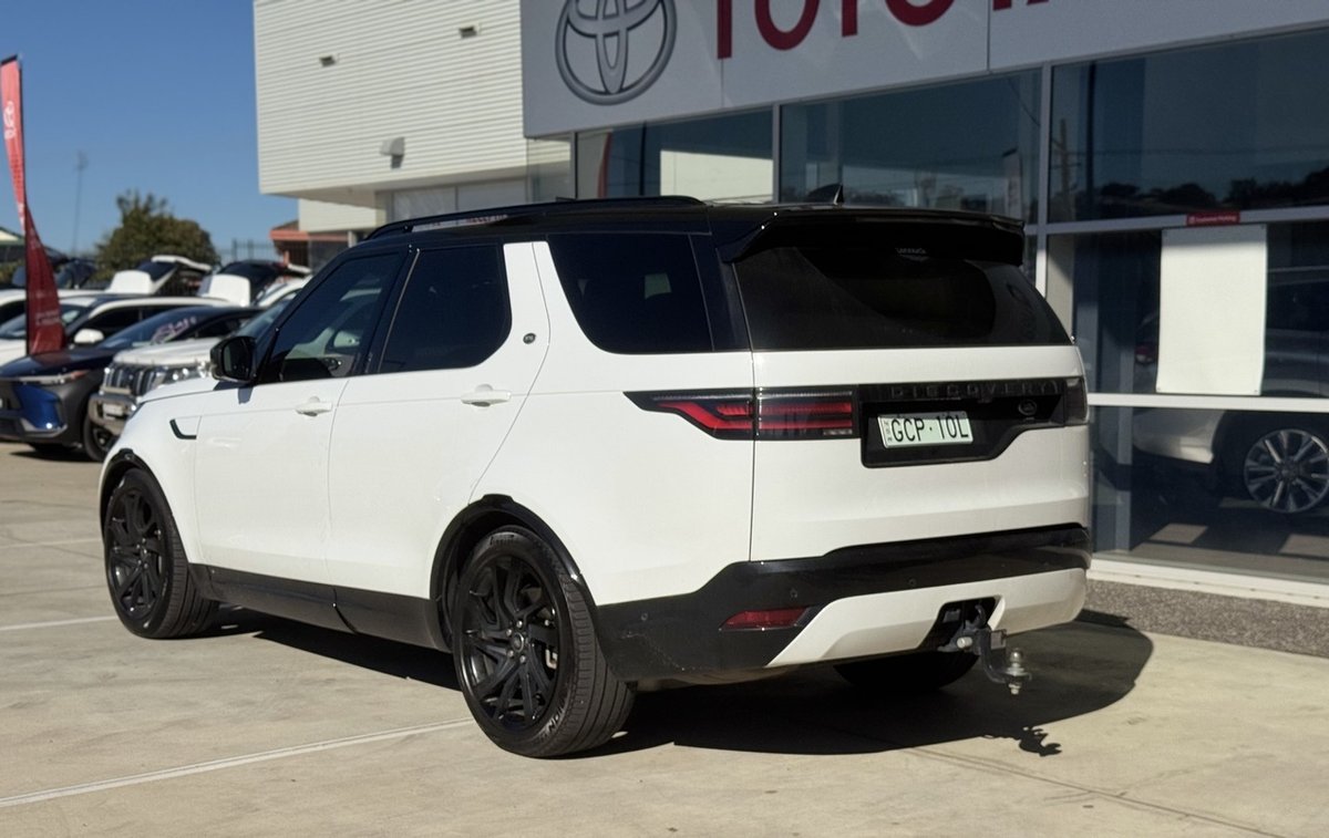 2021 Land Rover Discovery D300 R-Dynamic SE Series 5 MY22 4X4 image 8