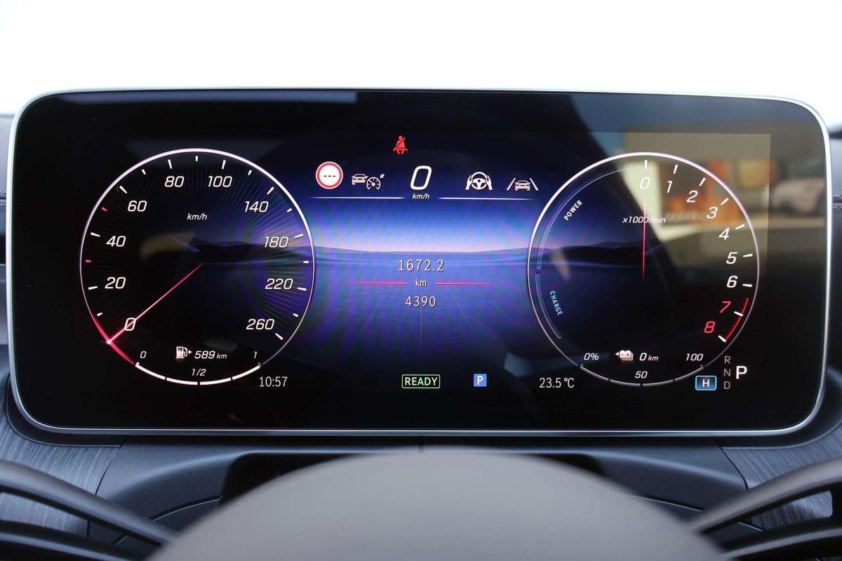 2025 Mercedes-Benz C-Class C350 e W206 image 8
