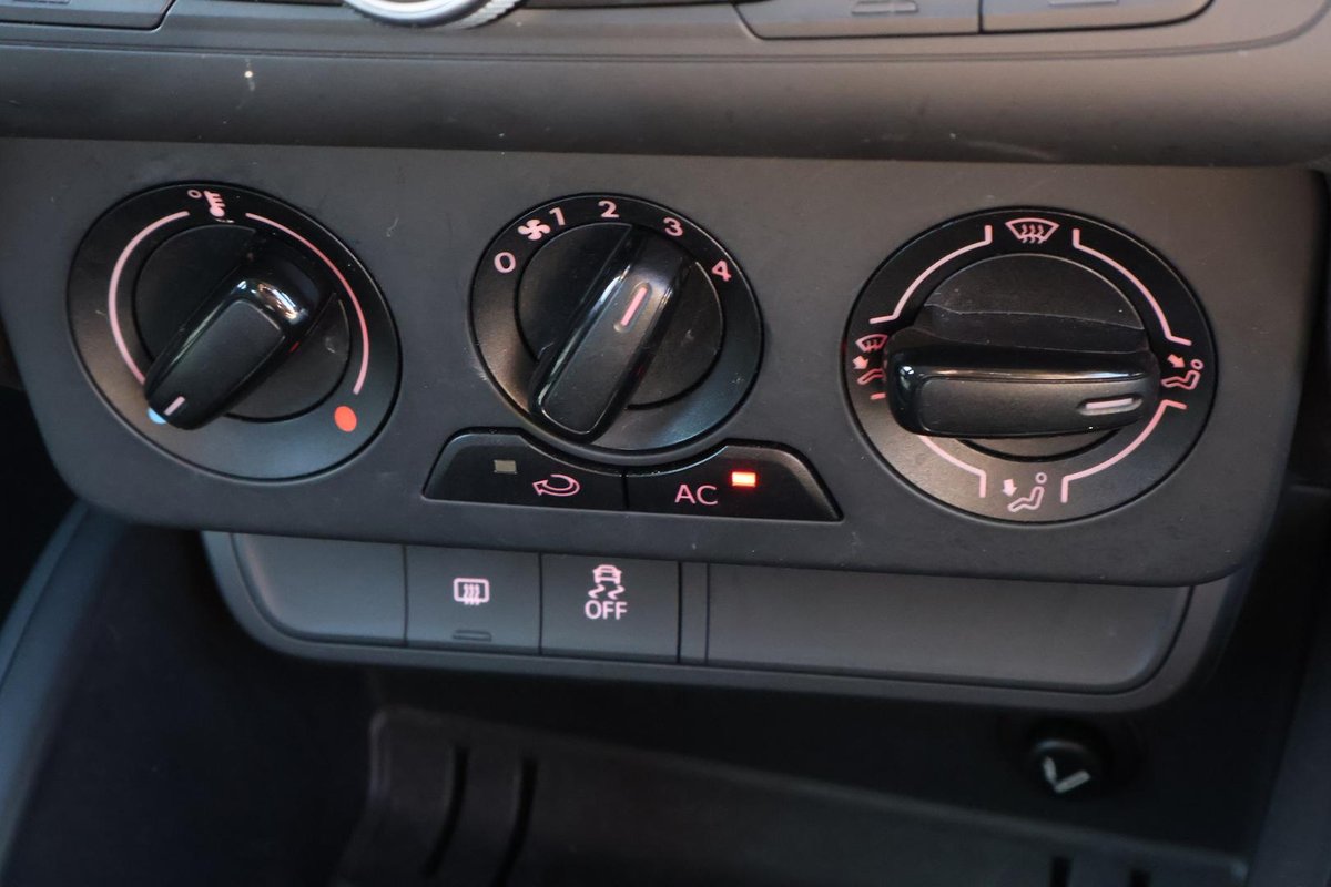 2013 Audi A1 Attraction 8X MY14 image 17