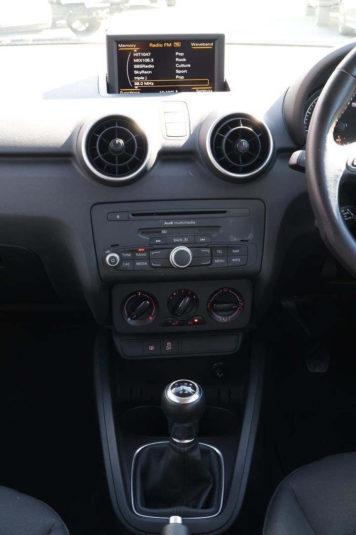 2013 Audi A1 Attraction 8X MY14 image 15