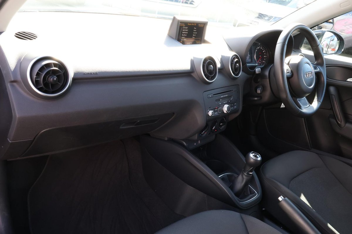 2013 Audi A1 Attraction 8X MY14 image 21