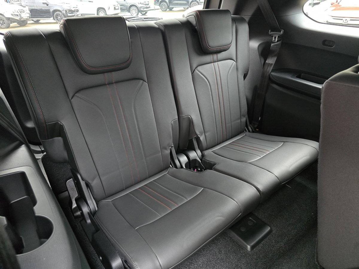 2026 Isuzu MU-X X-TERRAIN MY25.5 4X4 Dual Range image 18