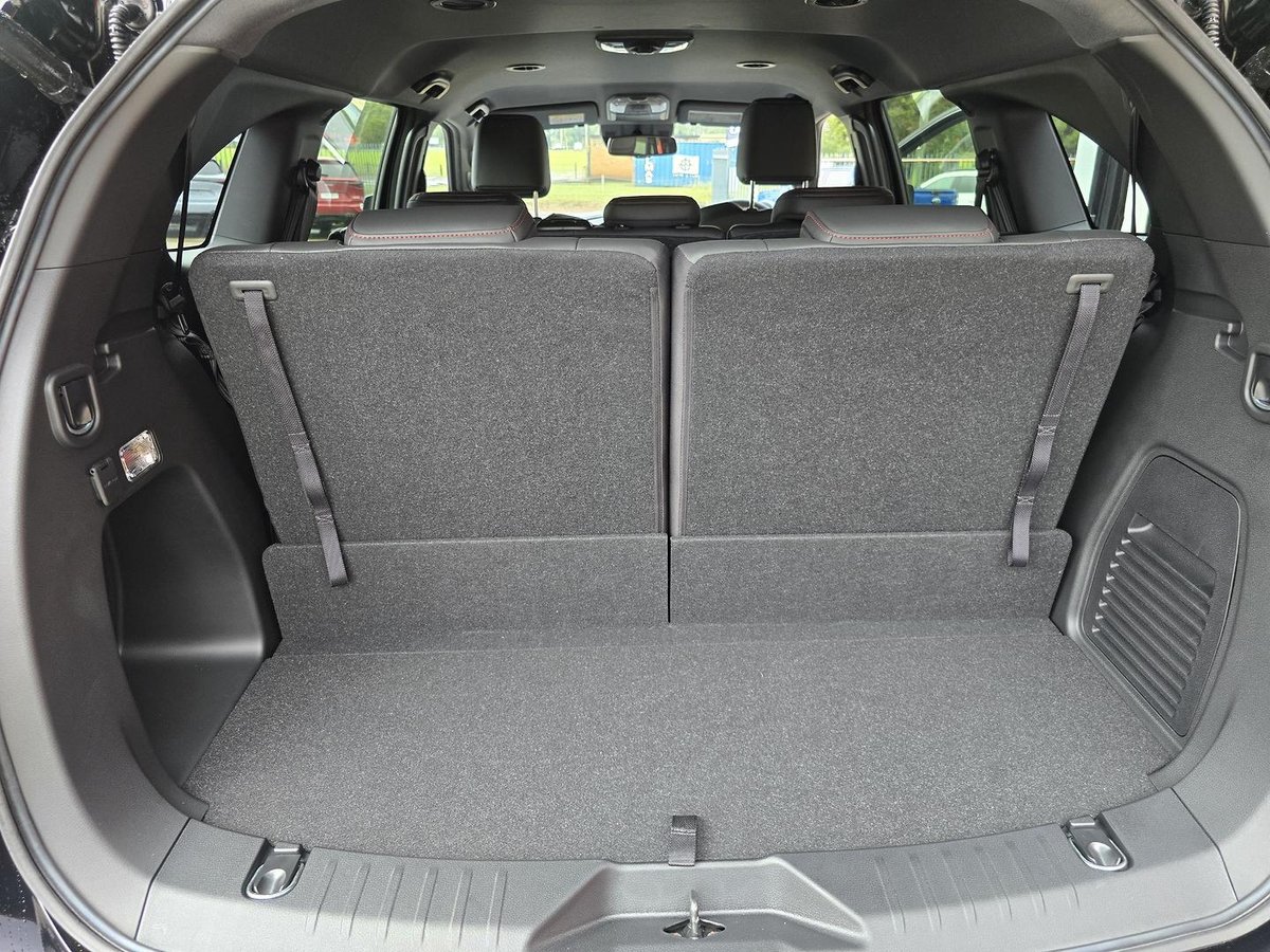 2026 Isuzu MU-X X-TERRAIN MY25.5 4X4 Dual Range image 19