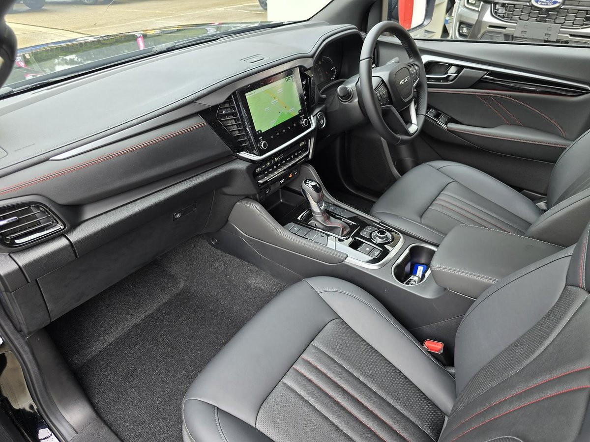 2026 Isuzu MU-X X-TERRAIN MY25.5 4X4 Dual Range image 16