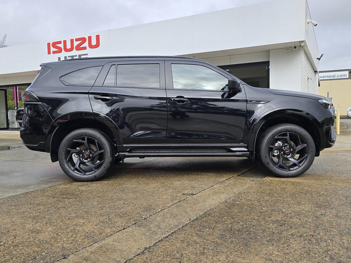 2026 Isuzu MU-X X-TERRAIN MY25.5 4X4 Dual Range image 8