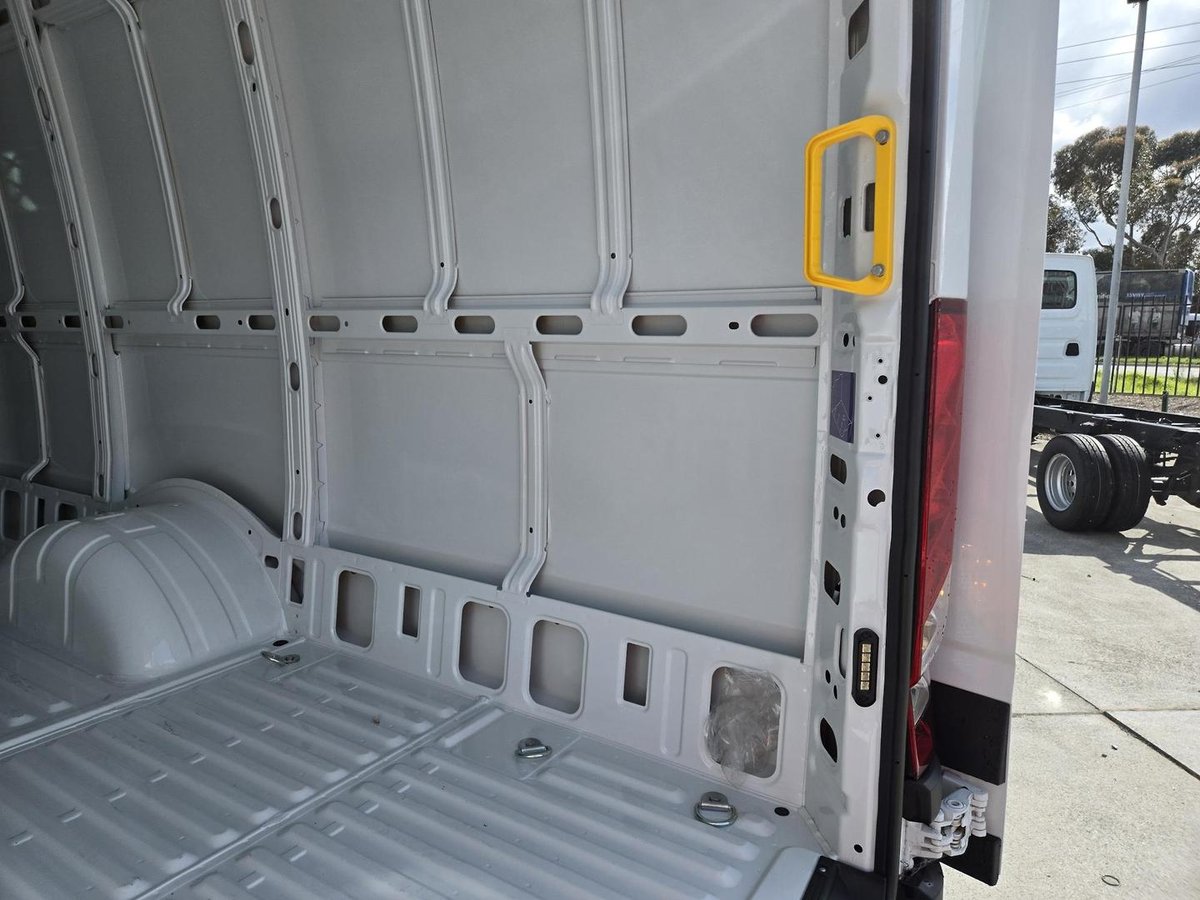 2025 Iveco Daily 50C18V image 17