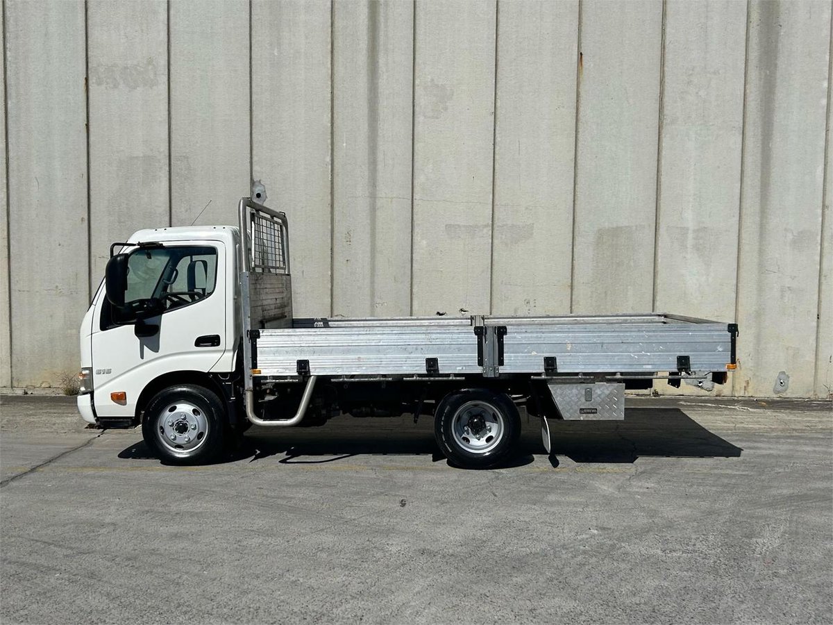 2013 Hino 300 616 image 2
