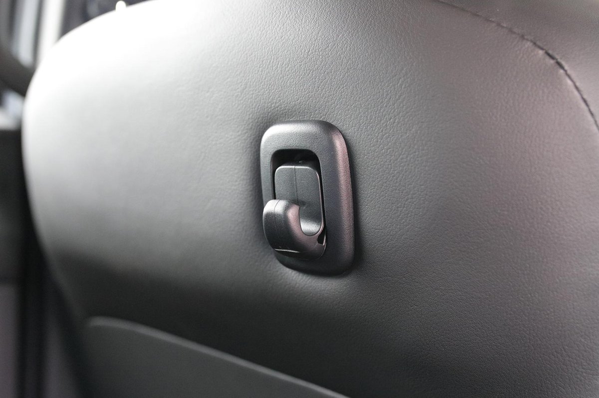 2025 Isuzu MU-X X-TERRAIN MY25.5 4X4 Dual Range image 27