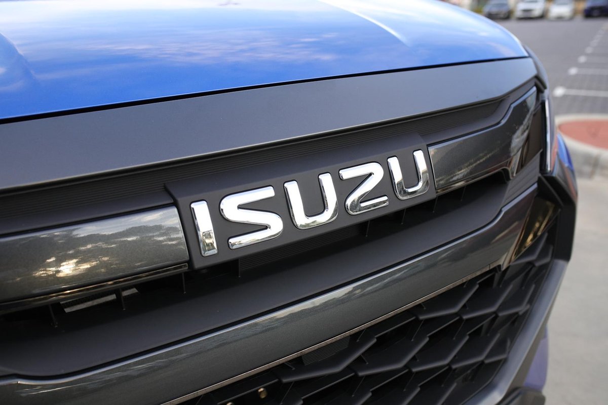 2025 Isuzu D-MAX X-TERRAIN MY25.5 4X4 Dual Range image 11