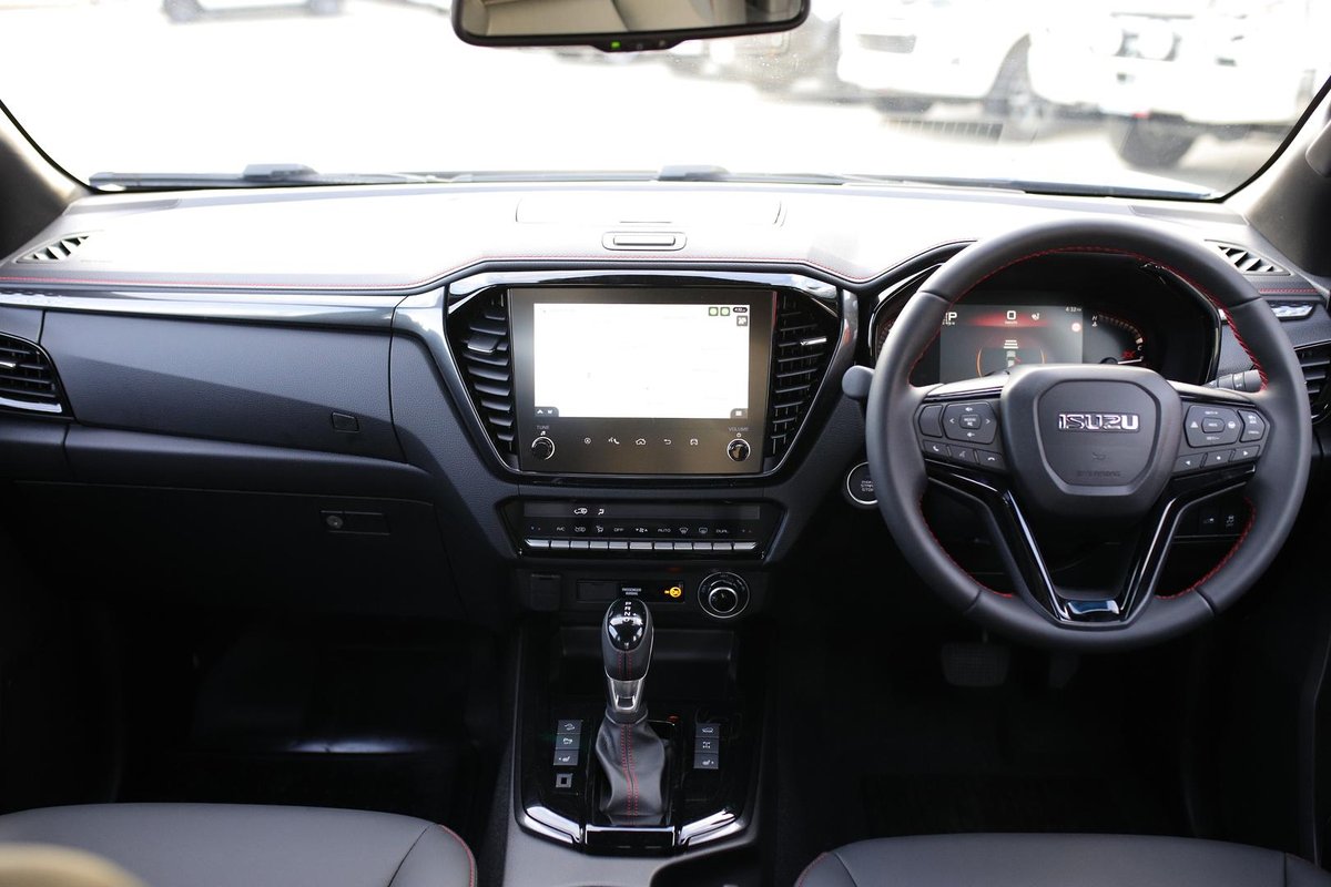 2025 Isuzu D-MAX X-TERRAIN MY25.5 4X4 Dual Range image 13