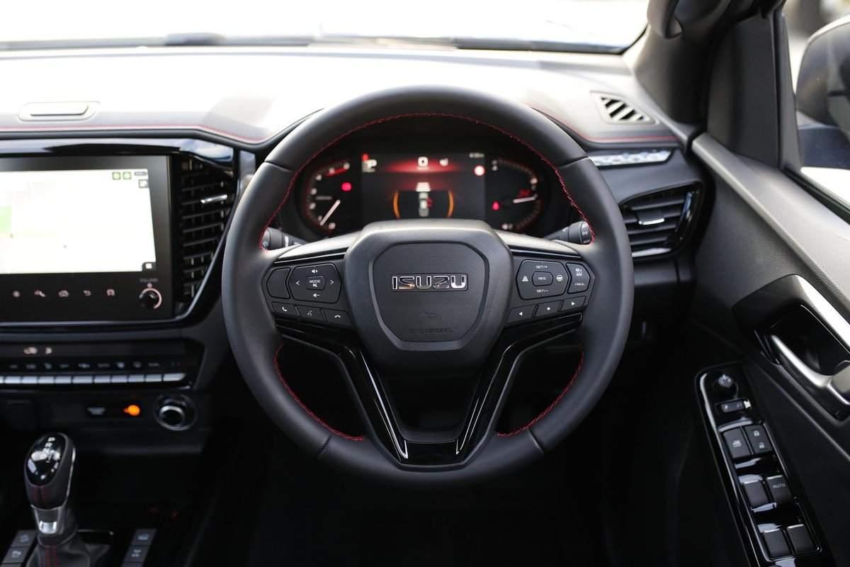 2025 Isuzu D-MAX X-TERRAIN MY25.5 4X4 Dual Range image 14