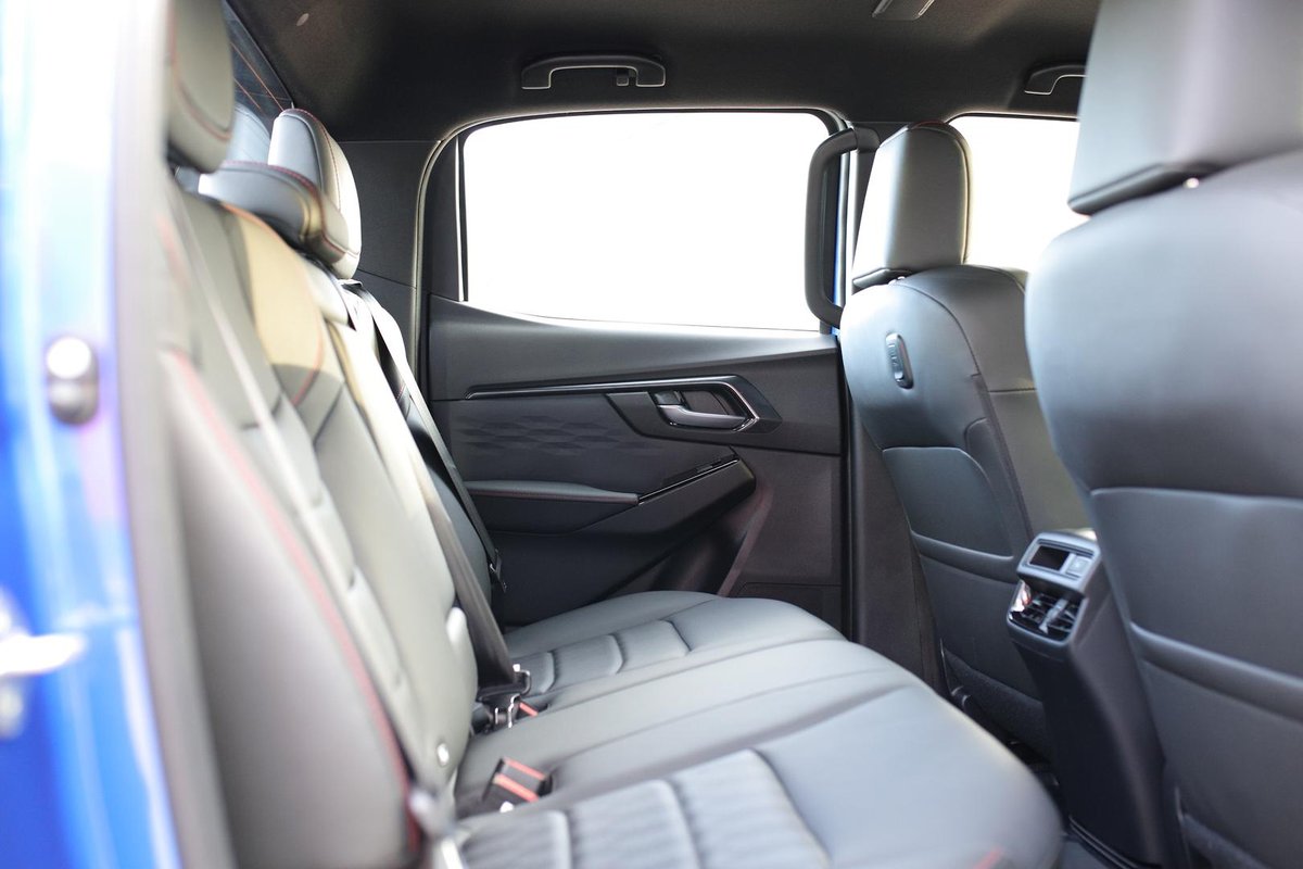 2025 Isuzu D-MAX X-TERRAIN MY25.5 4X4 Dual Range image 26