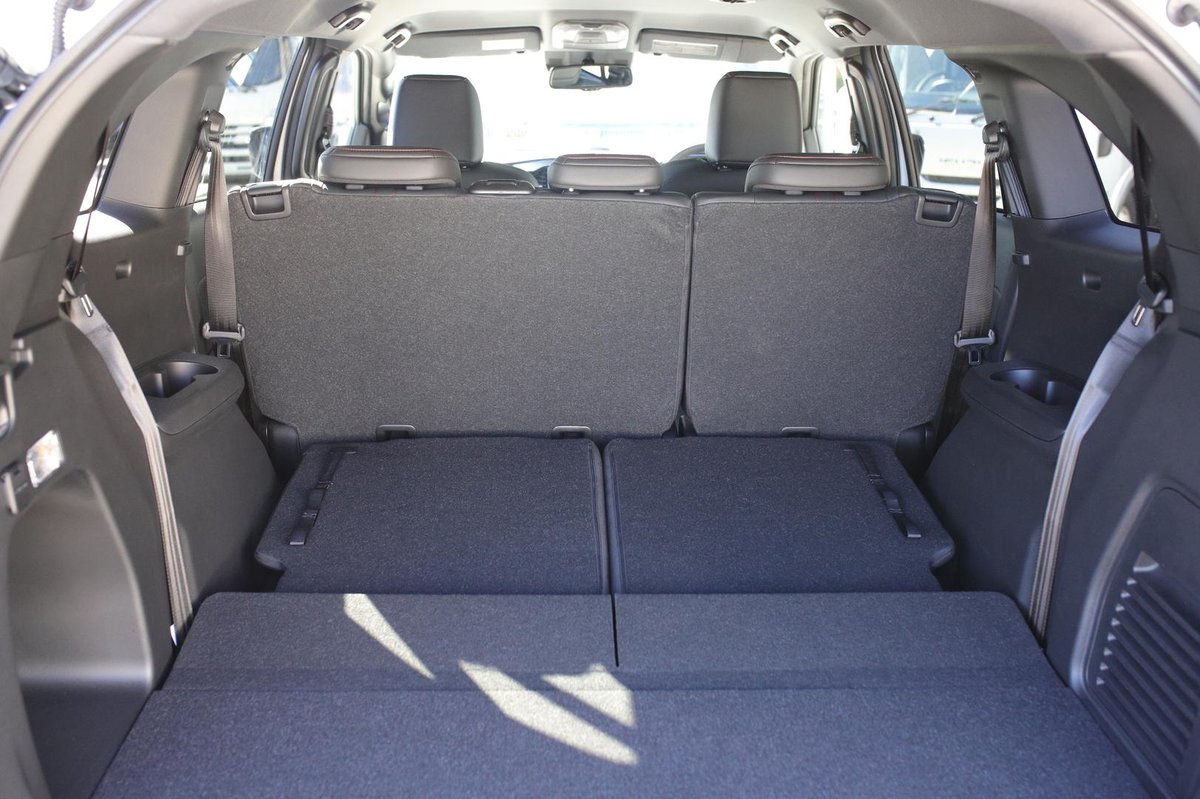 2025 Isuzu MU-X X-TERRAIN MY25.5 4X4 Dual Range image 28