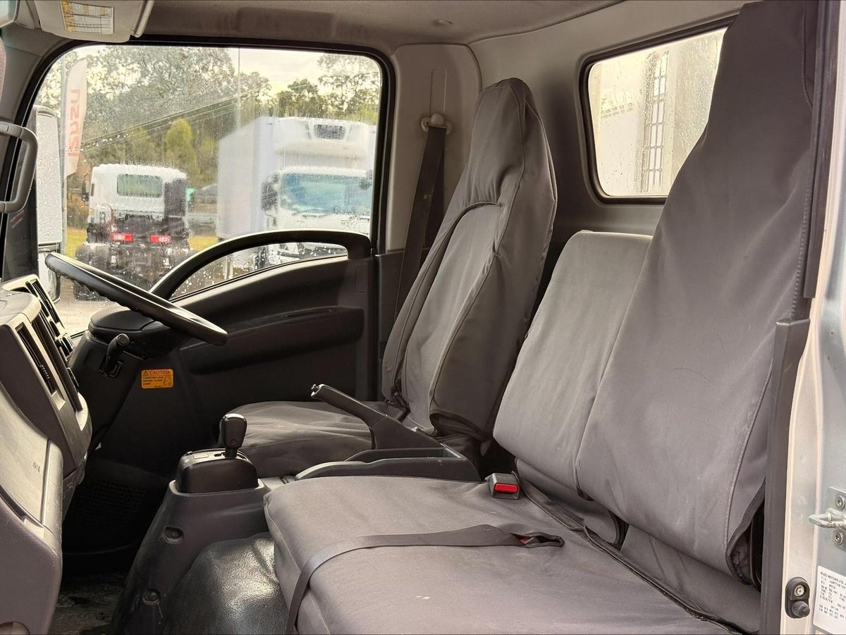 2022 Isuzu N Series NPR 45/55-155 AMT SWB TRADEPACK image 10