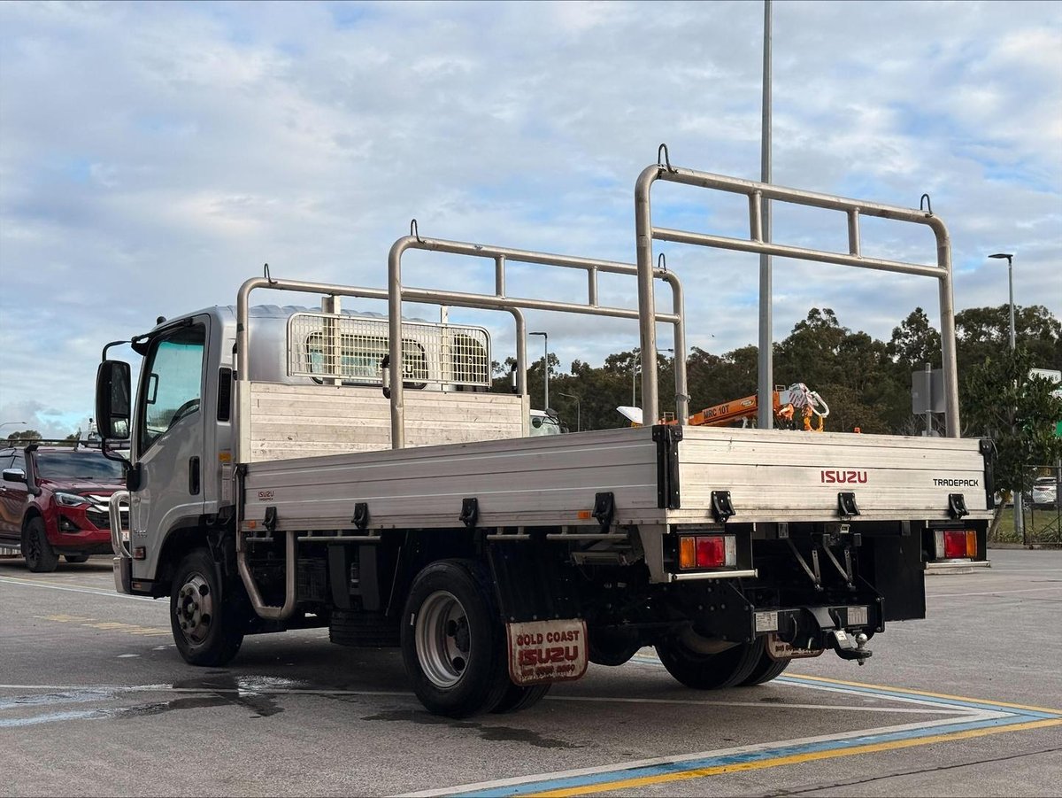 2022 Isuzu N Series NPR 45/55-155 AMT SWB TRADEPACK image 5