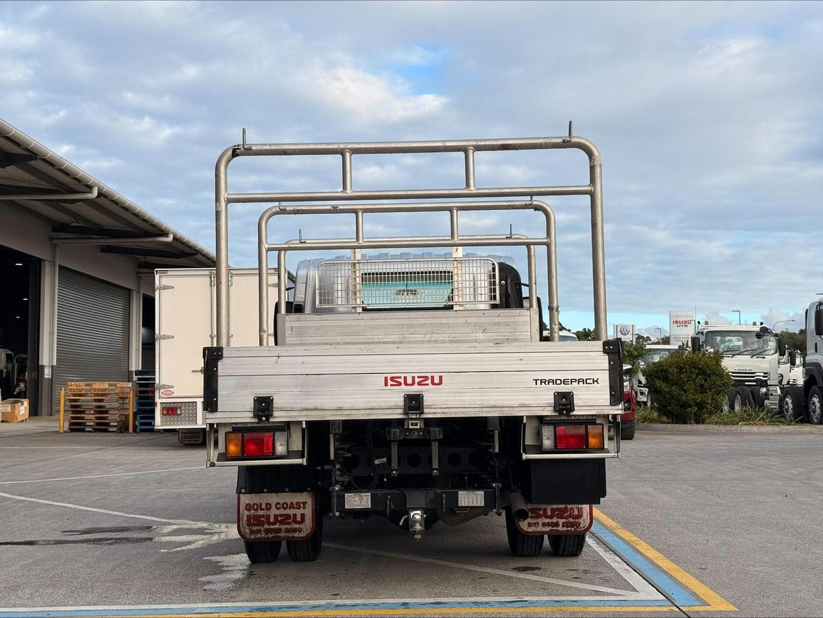 2022 Isuzu N Series NPR 45/55-155 AMT SWB TRADEPACK image 6