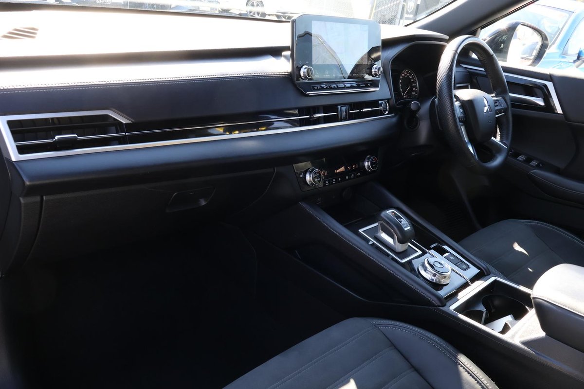 2023 Mitsubishi Outlander Black Edition ZM MY24 image 26