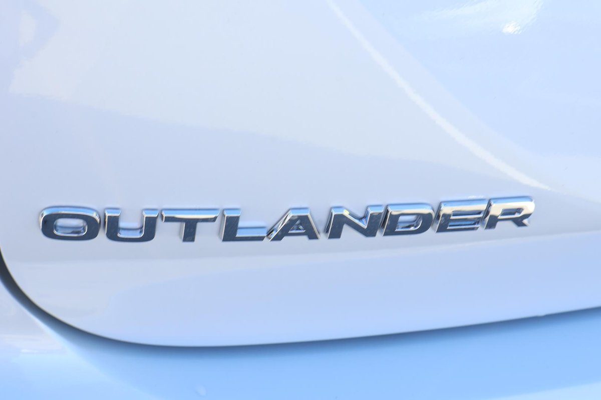 2023 Mitsubishi Outlander Black Edition ZM MY24 image 31