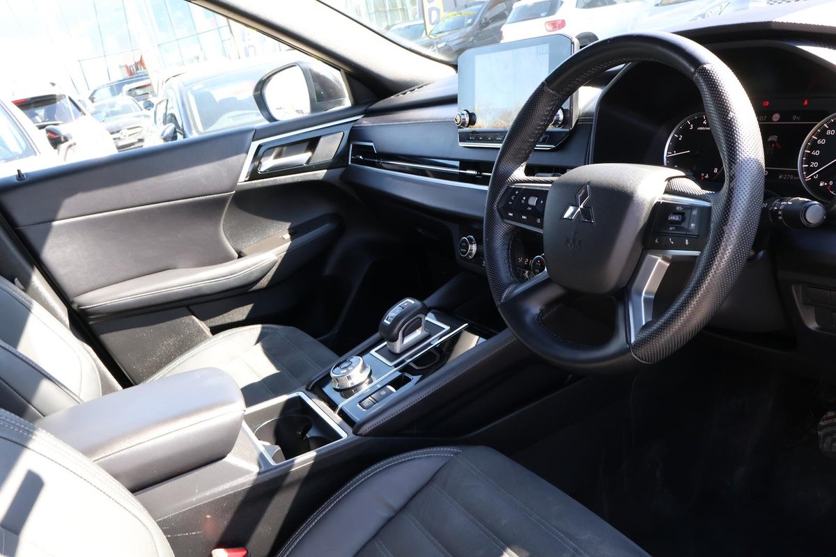 2023 Mitsubishi Outlander Black Edition ZM MY24 image 7