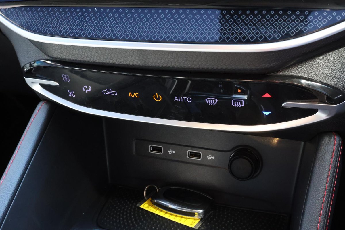 2023 LDV T60 Max LUXE SK8C MY23 4X4 Dual Range image 18