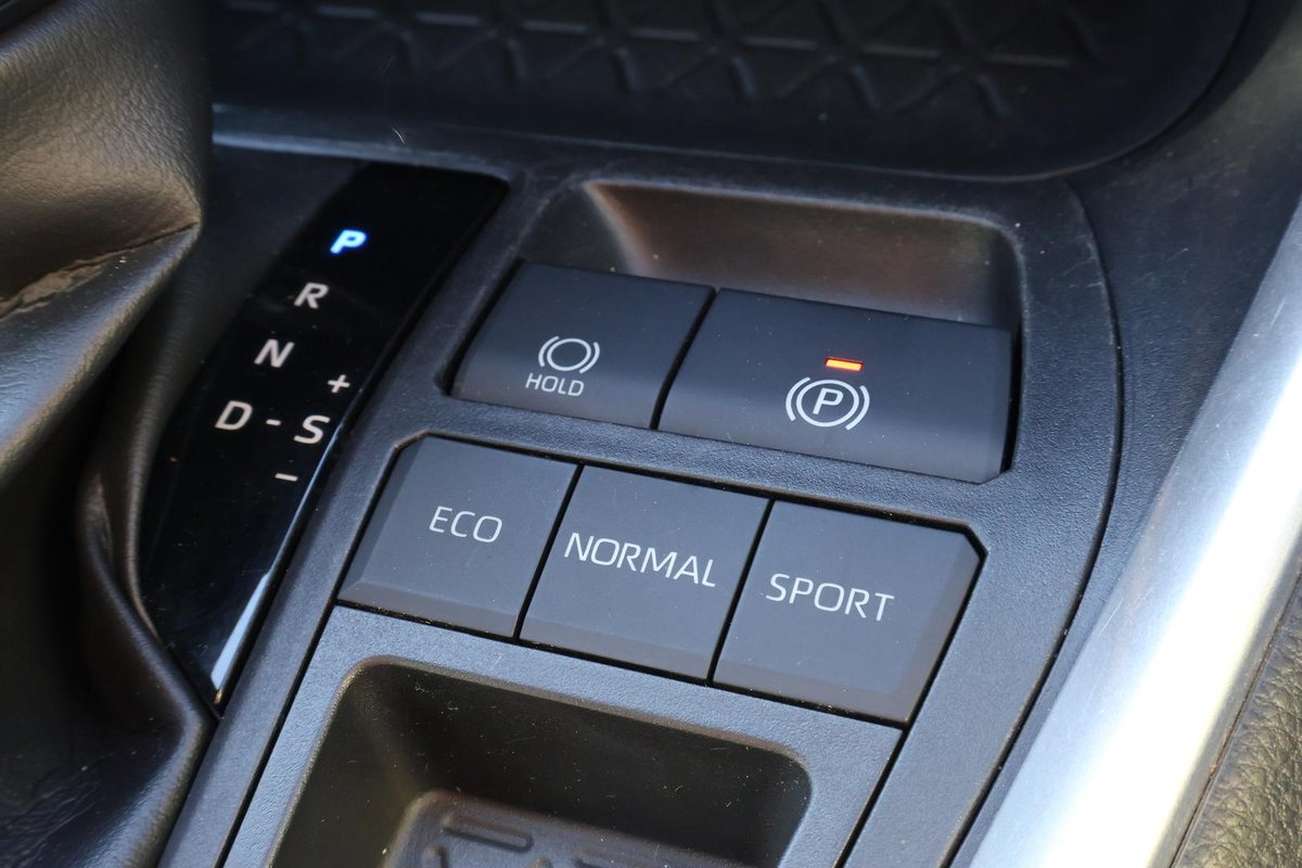 2021 Toyota RAV4 GX AXAH52R image 19