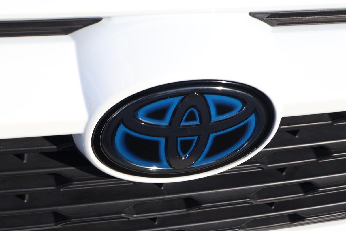 2021 Toyota RAV4 GX AXAH52R image 32