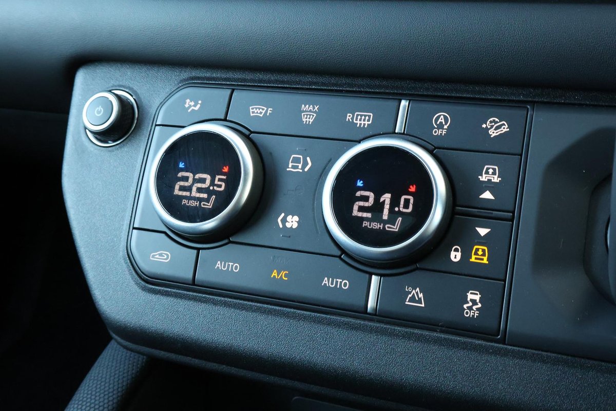 2022 Land Rover Defender 110 P525 V8 L663 MY23.5 AWD image 23