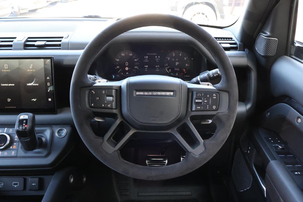 2022 Land Rover Defender 110 P525 V8 L663 MY23.5 AWD image 15