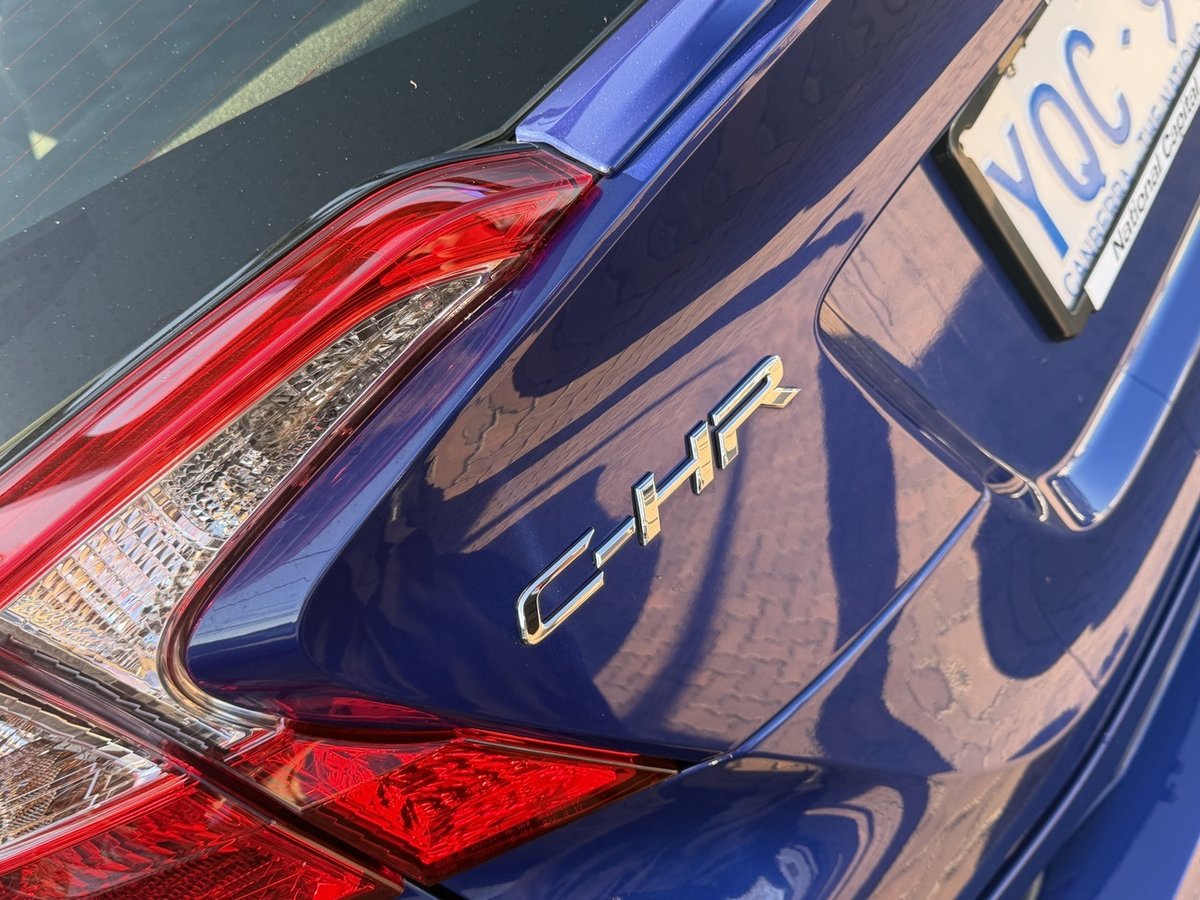 2023 Toyota C-HR GXL NGX50R AWD image 10