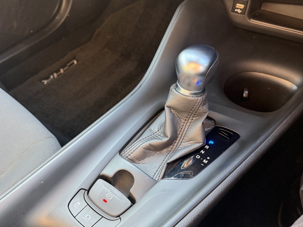 2023 Toyota C-HR GXL NGX50R AWD image 17