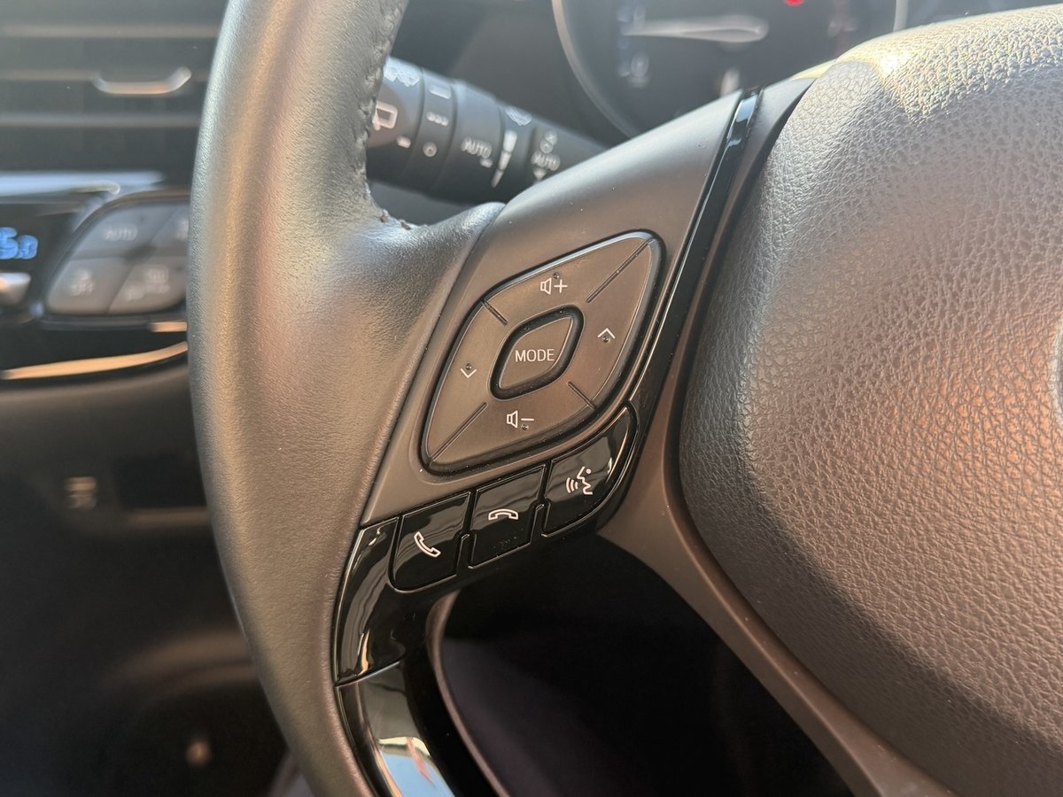 2023 Toyota C-HR GXL NGX50R AWD image 18