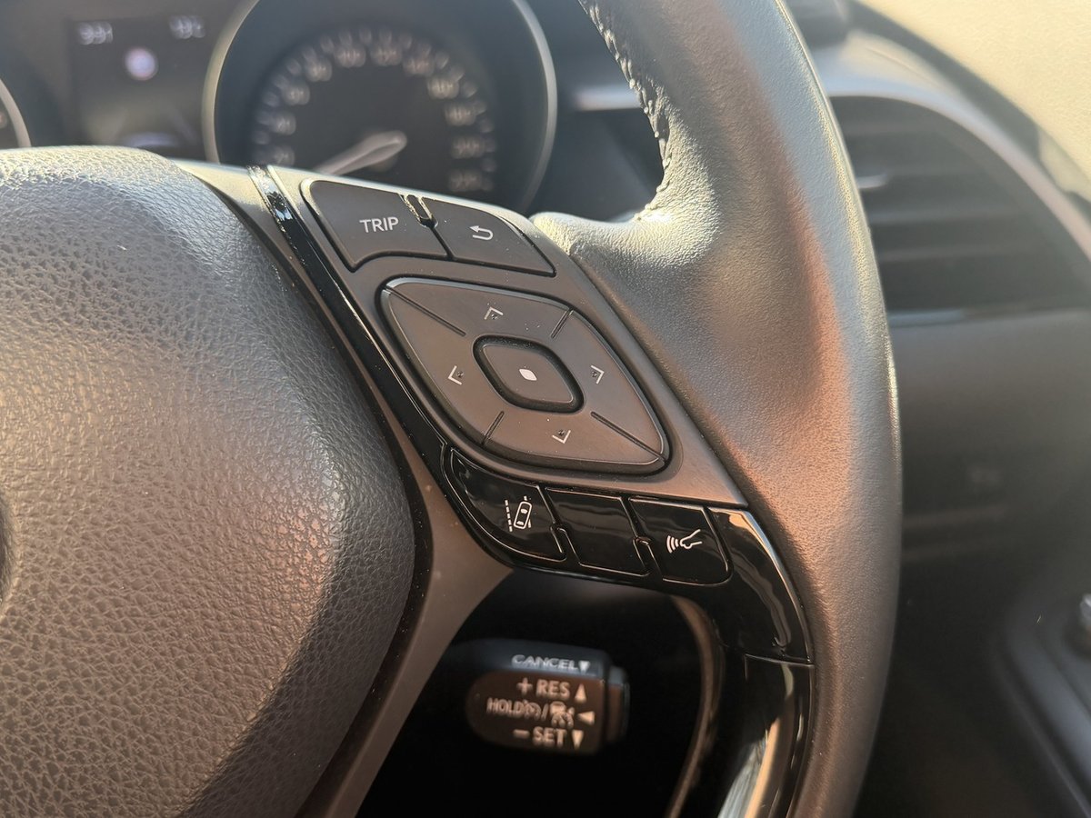 2023 Toyota C-HR GXL NGX50R AWD image 20
