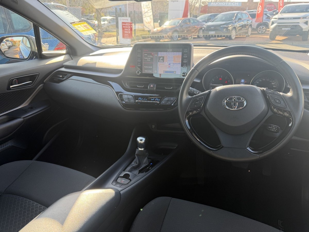 2023 Toyota C-HR GXL NGX50R AWD image 22