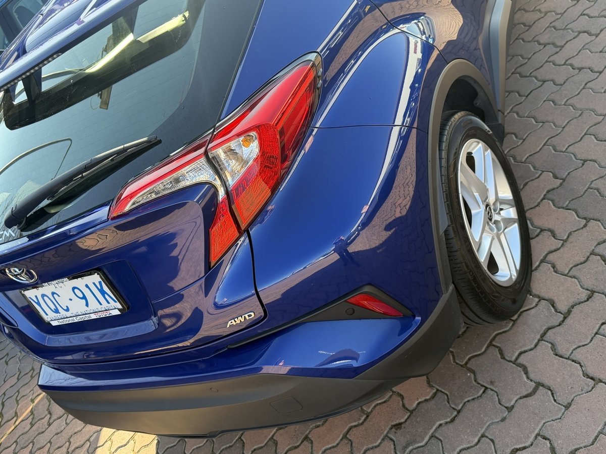 2023 Toyota C-HR GXL NGX50R AWD image 8