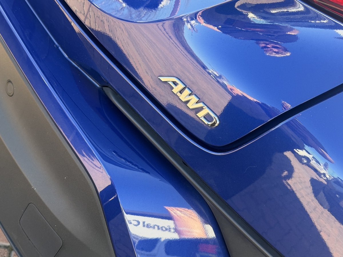 2023 Toyota C-HR GXL NGX50R AWD image 9