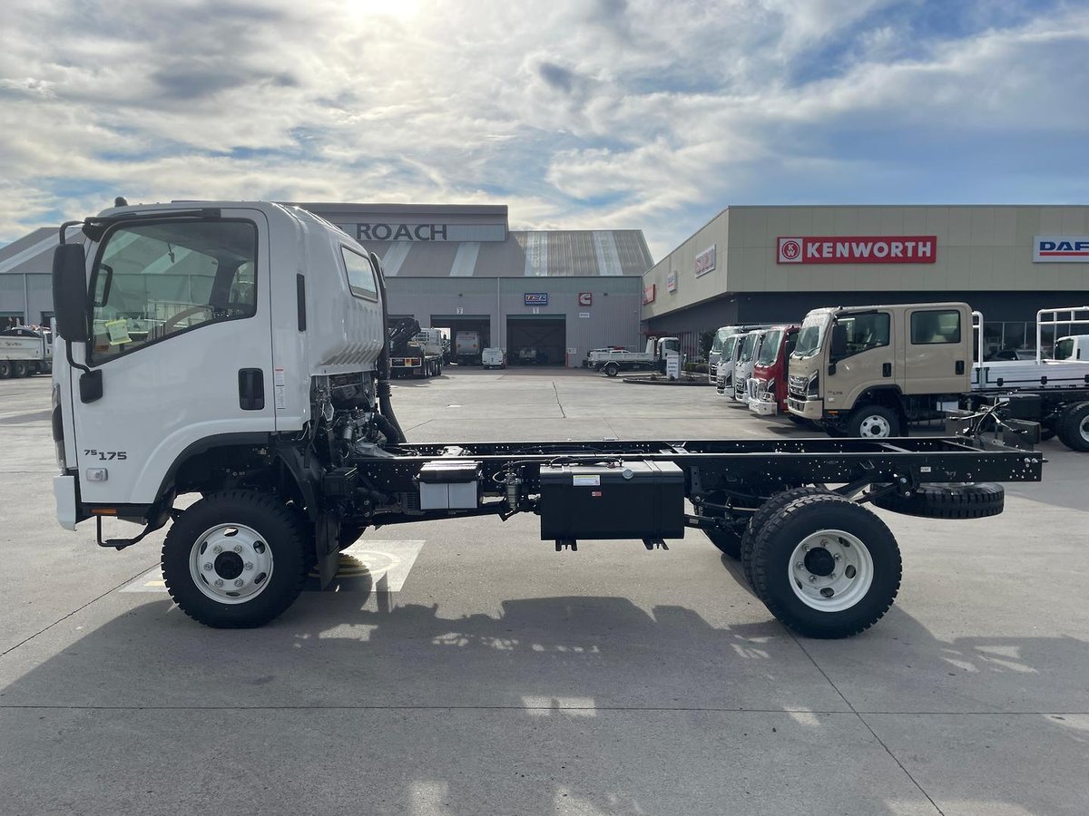2026 Isuzu N Series image 4