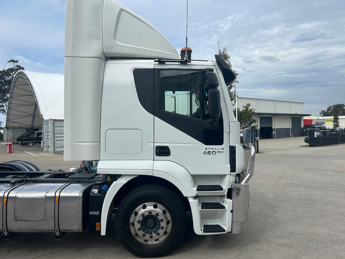 2013 Iveco Stralis AT450 image 10